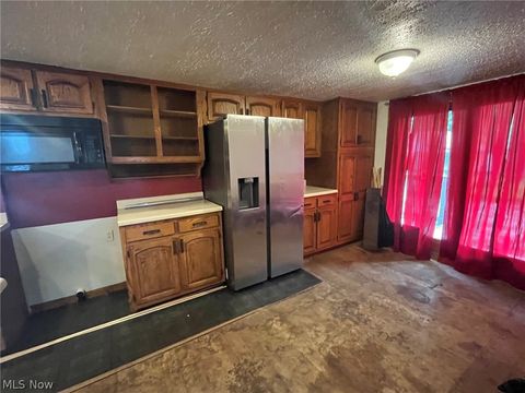 Tiny photo for 304 Lowell Avenue NE, Warren, OH 44483 (MLS # 5210591)