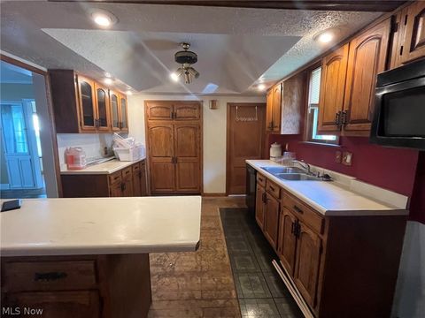 Tiny photo for 304 Lowell Avenue NE, Warren, OH 44483 (MLS # 5210591)