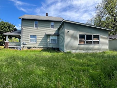 Tiny photo for 304 Lowell Avenue NE, Warren, OH 44483 (MLS # 5210591)
