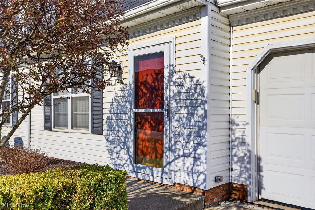 Photo of 3400 Newport Cove #B-20, Willoughby, OH 44094 (MLS # 5200069)