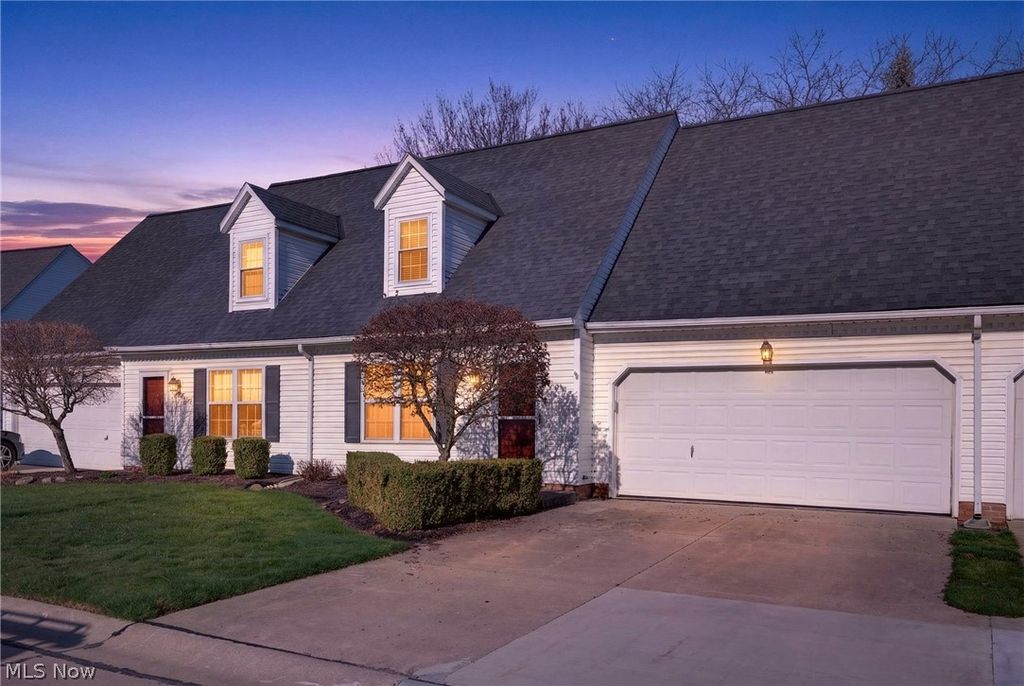 Photo of 3400 Newport Cove #B-20, Willoughby, OH 44094 (MLS # 5200069)