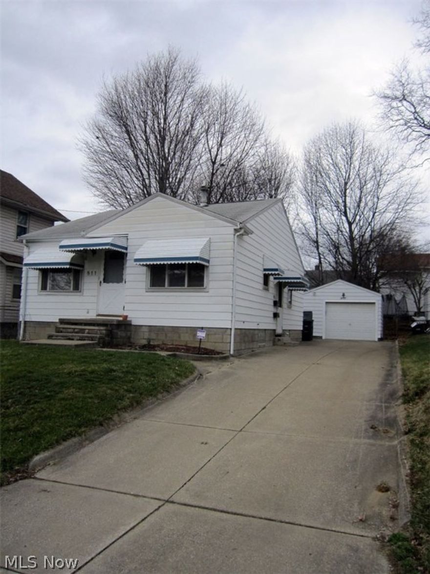 This is a spotless ranch in a great location. New carpet throughout in 2016, windows replaced in 2015 (Window World), all rooms repainted in 2017 with Quality Paint including ceilings. 1.5 car garage with opener--fenced yard--close to public transportation--convenient to major highways (76-77). 10 minutes to downtown Akron.