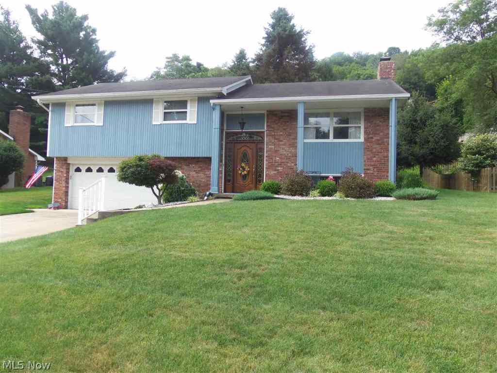 COUNTRY CLUB ESTATES - Residential