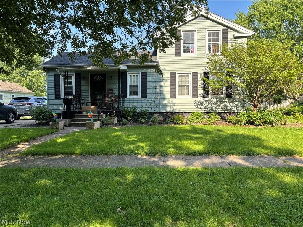 Photo of 118 East Street, Wellington, OH 44090 (MLS # 5210801)