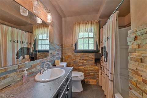 Tiny photo for 5349 Middletown Road E, New Middletown, OH 44442 (MLS # 5240797)