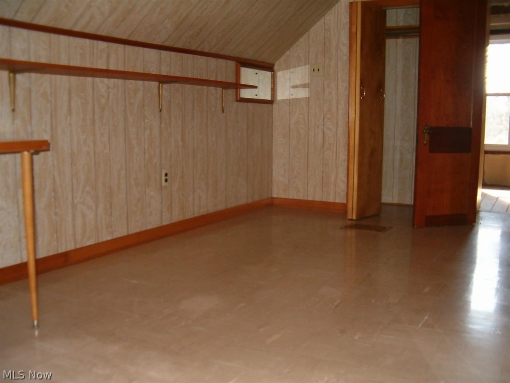 23 McConnell - Residential