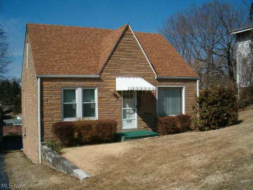 23 McConnell - Residential