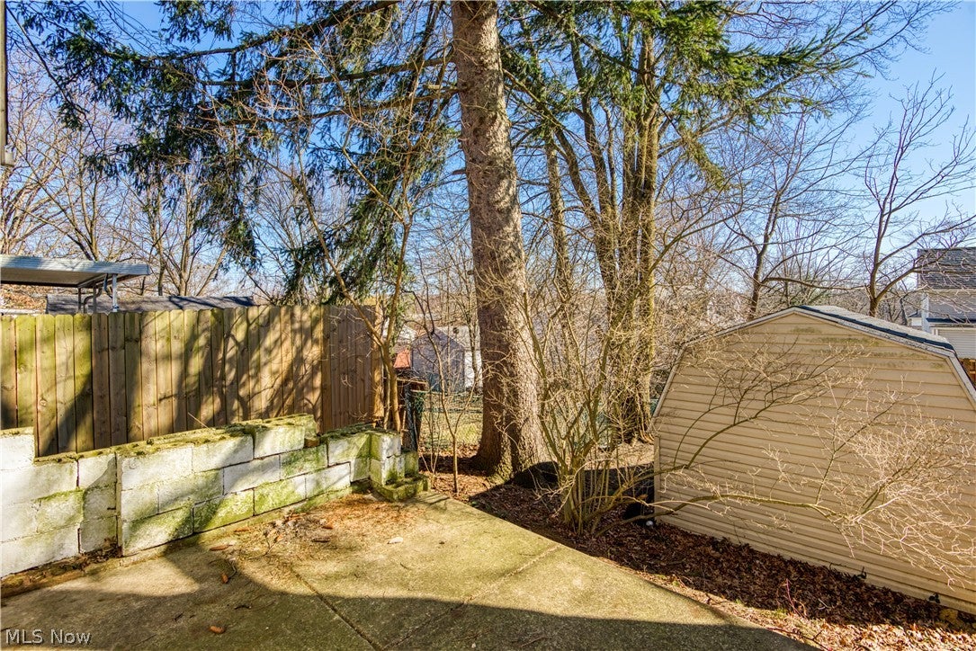 249 W Harris Avenue