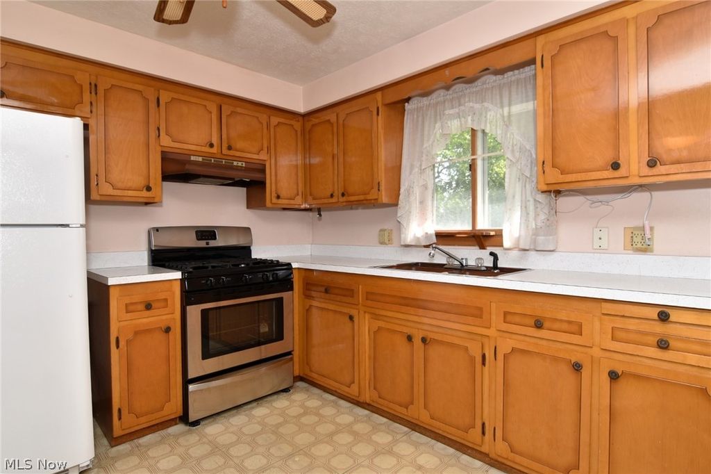 Photo of 6531 Arbordale Avenue, Solon, OH 44139 (MLS # 5199321)