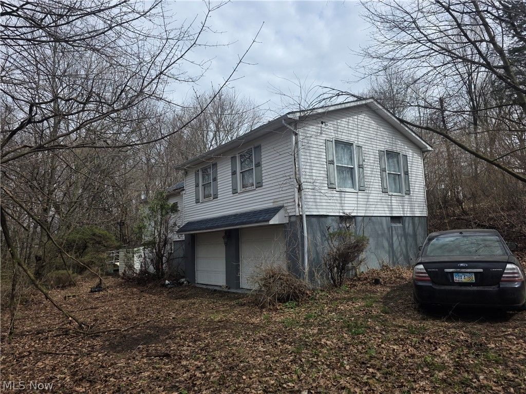 Photo of 2031 Pickering Street, East Liverpool, OH 43920 (MLS # 5200985)