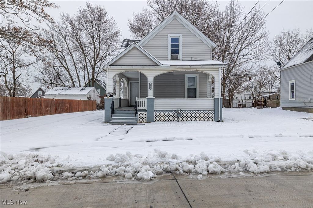 Photo of 2349 Kelly Place, Lorain, OH 44052 (MLS # 5175638)