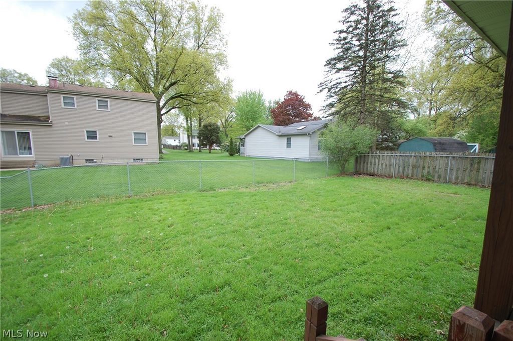 Photo of 4155 Claridge Drive, Austintown, OH 44511 (MLS # 5205083)