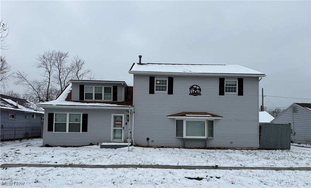 Photo of 662 Kenilworth Avenue, Sheffield Lake, OH 44050 (MLS # 5175720)