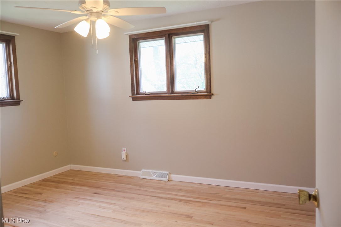 3883 Woodpark Lane, North Olmsted, Ohio image 10