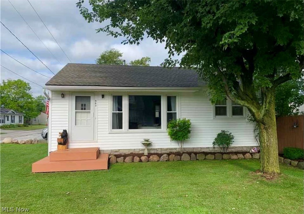 Are you looking for an investment property? Look no further! Welcome to 943 Bellevue Ave, this completely updated ranch includes beautiful hardwood floors, amazingly preserved metal kitchen cabinets and the cool white porcelain farmhouse sink. The home is situated on over a quarter acre of land with a privacy fenced-in yard and big tool shed! Two spacious bedrooms and a remodeled bath with new vanity & tub-shower surround. Property is currently occupied and cash flows $1,000 a month, making this an investors dream! New furnace (2016), hot water tank (2011) and new roof (May 2019), new washer & dryer (2021). Don't miss out on this opportunity to invest in one of Lake County's most desirable communities!