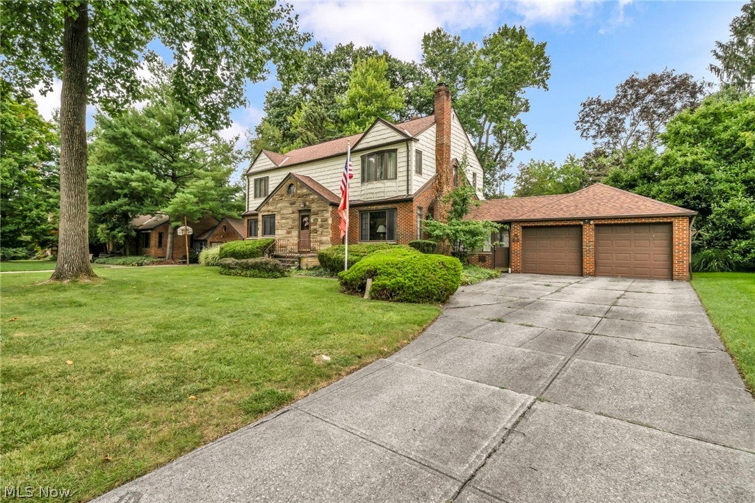 9216 Evergreen Drive