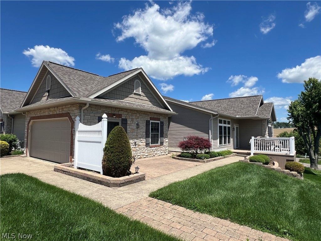 Photo of 203 Heritage Crossing XING SE, Sugarcreek, OH 44681 (MLS # 5214254)