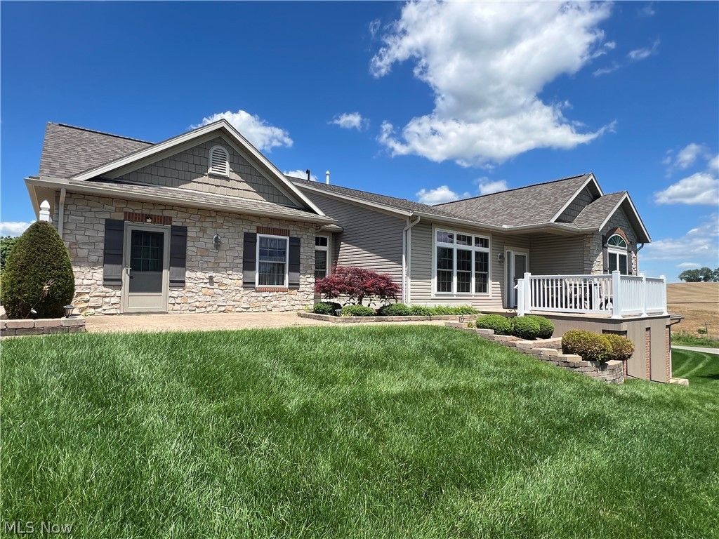 Photo of 203 Heritage Crossing XING SE, Sugarcreek, OH 44681 (MLS # 5214254)