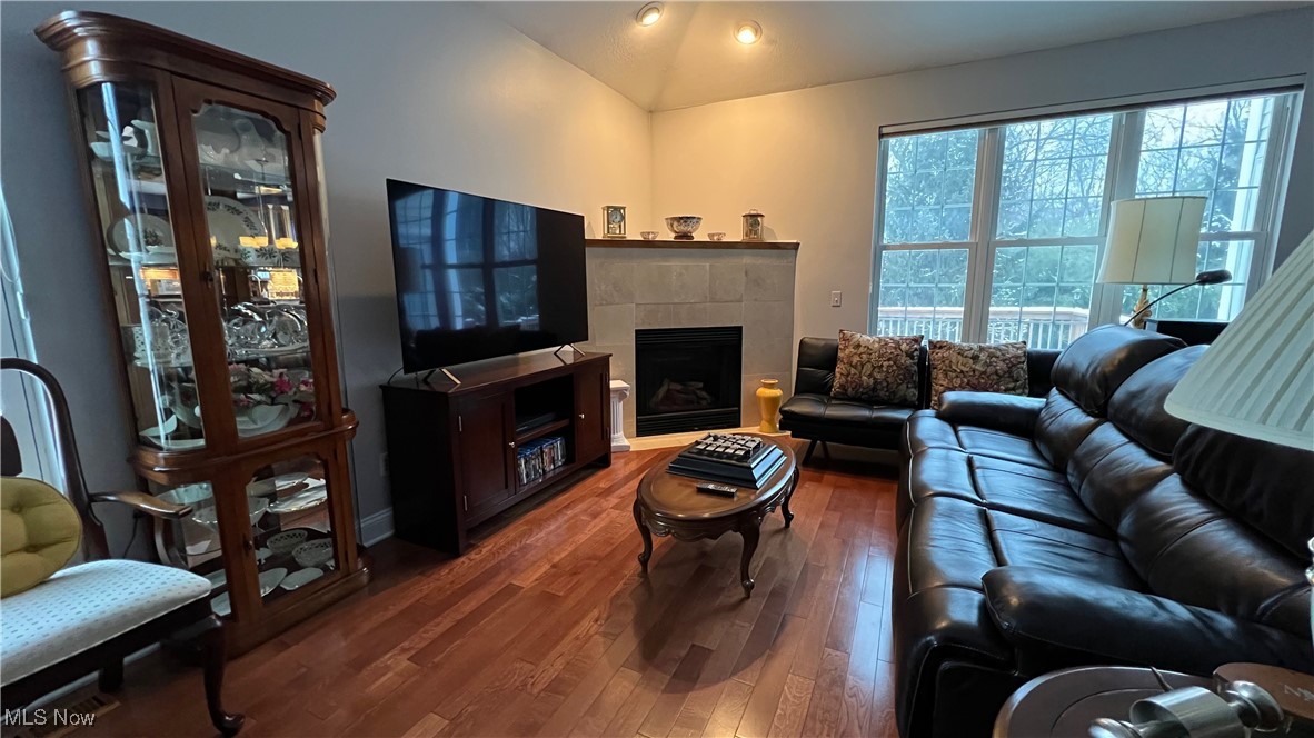 Chateaux/Emery Woods - Residential