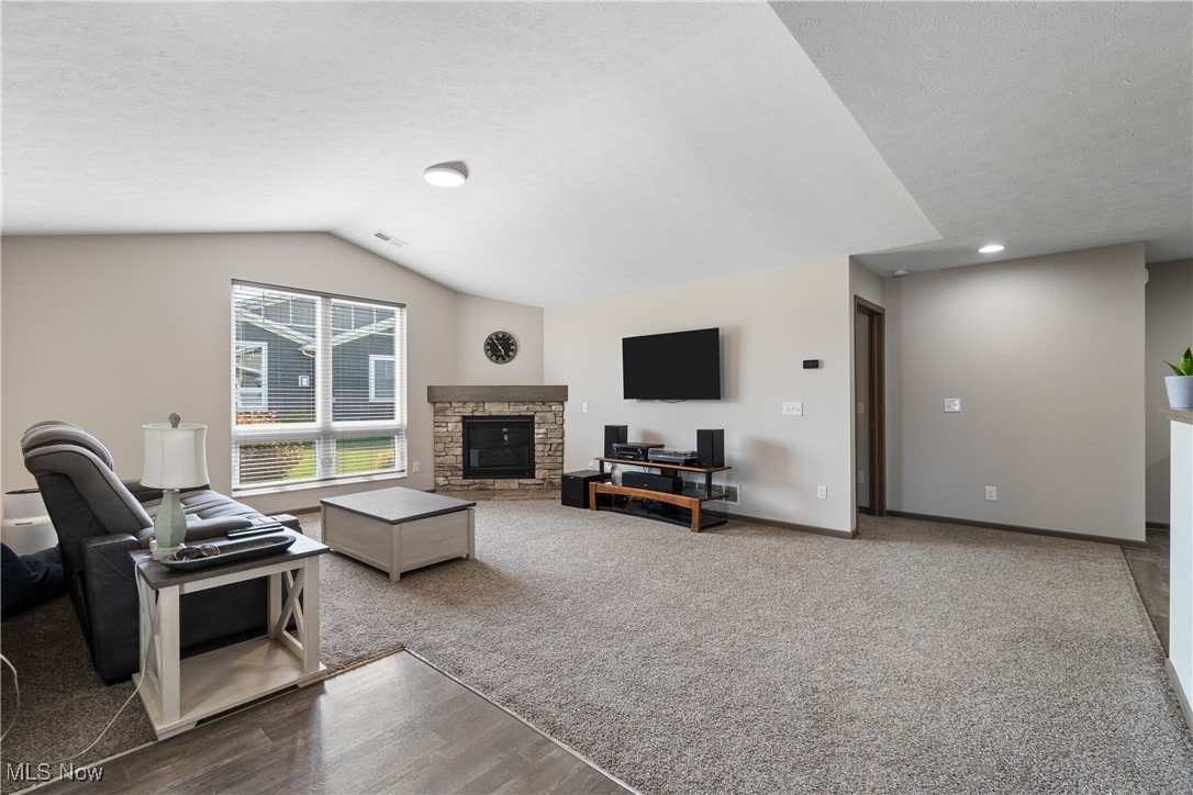 1825 Blackberry Lane, Orrville, Ohio image 9