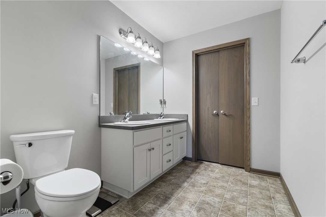 1825 Blackberry Lane, Orrville, Ohio image 19
