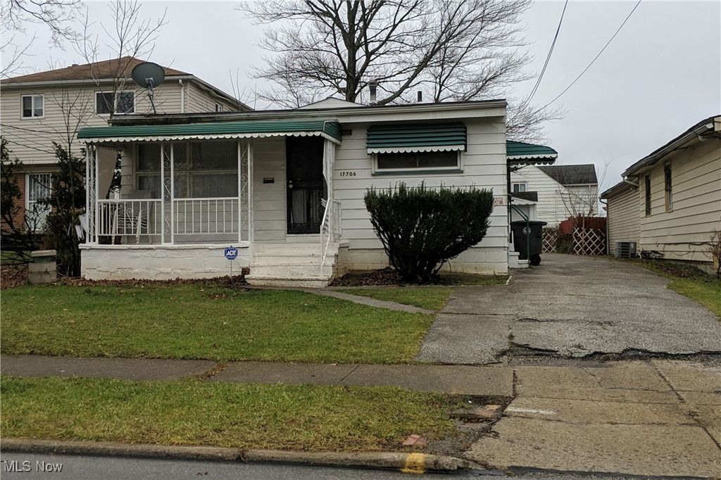 Photo of 17706 Tarkington Avenue, Cleveland, OH 44128 (MLS # 5174683)