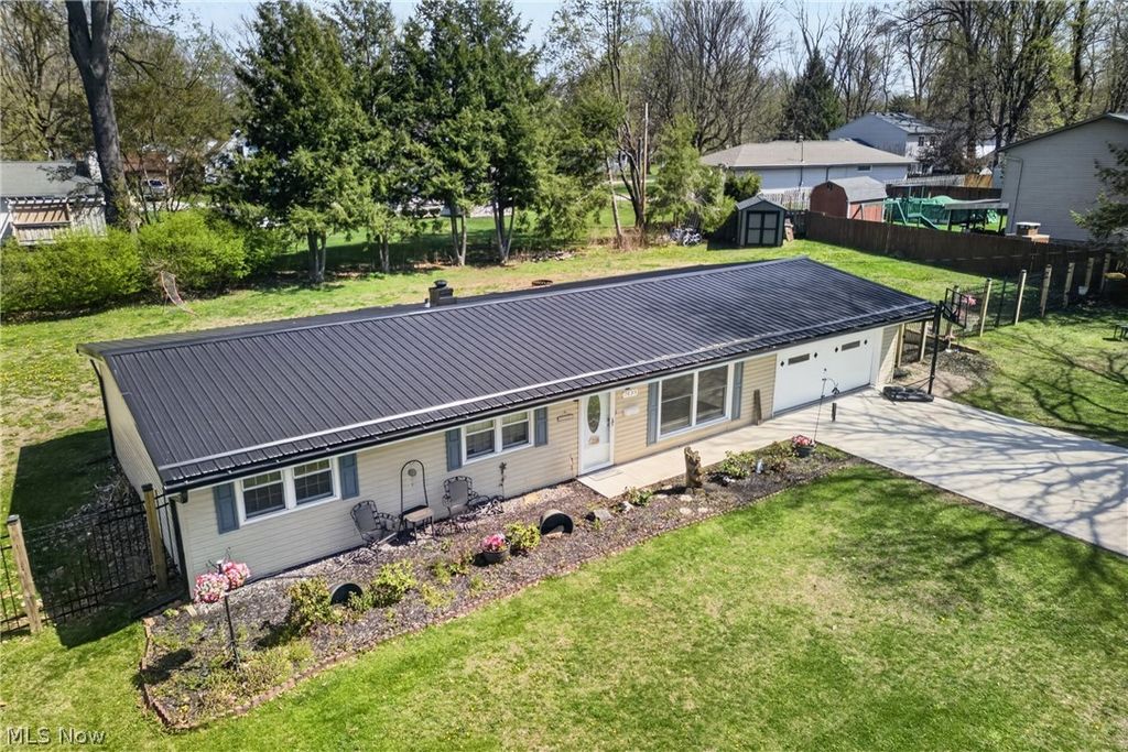 Photo of 7439 Rockingham Road, Mentor, OH 44060 (MLS # 5200677)