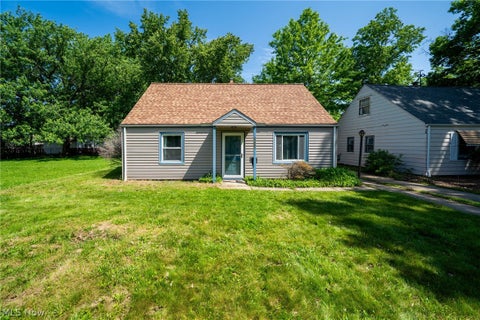 Homes For Sale - 23861 Colbourne Rd<br/> Euclid, OH 44123