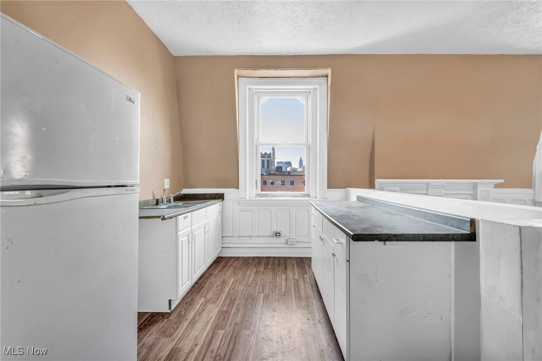 Fine - Commercial Sale