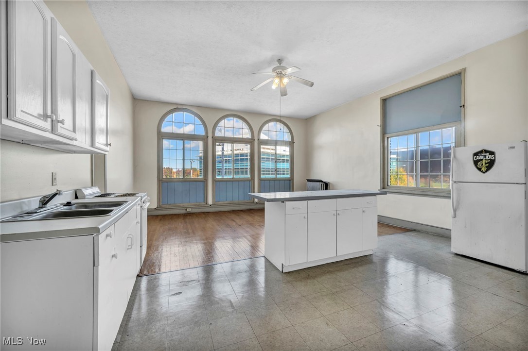 Fine - Commercial Sale