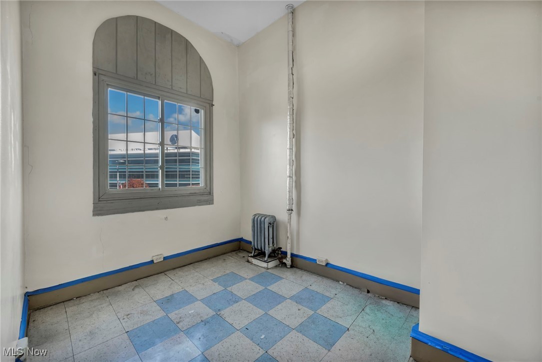 Fine - Commercial Sale