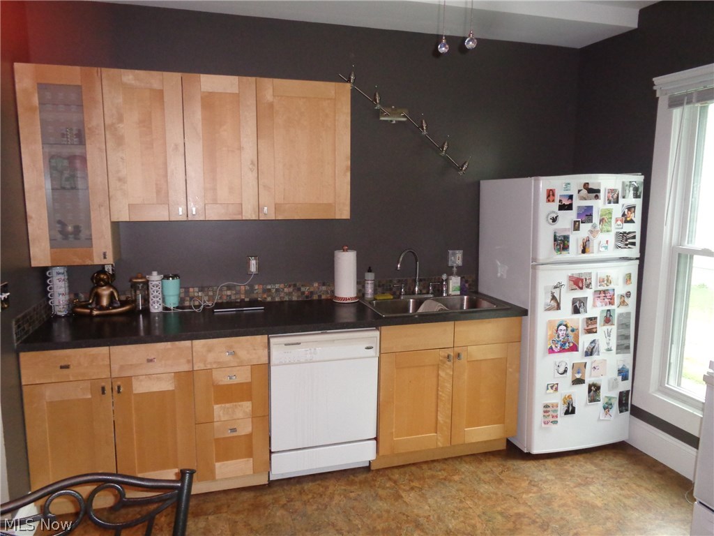 E & U - Residential Income