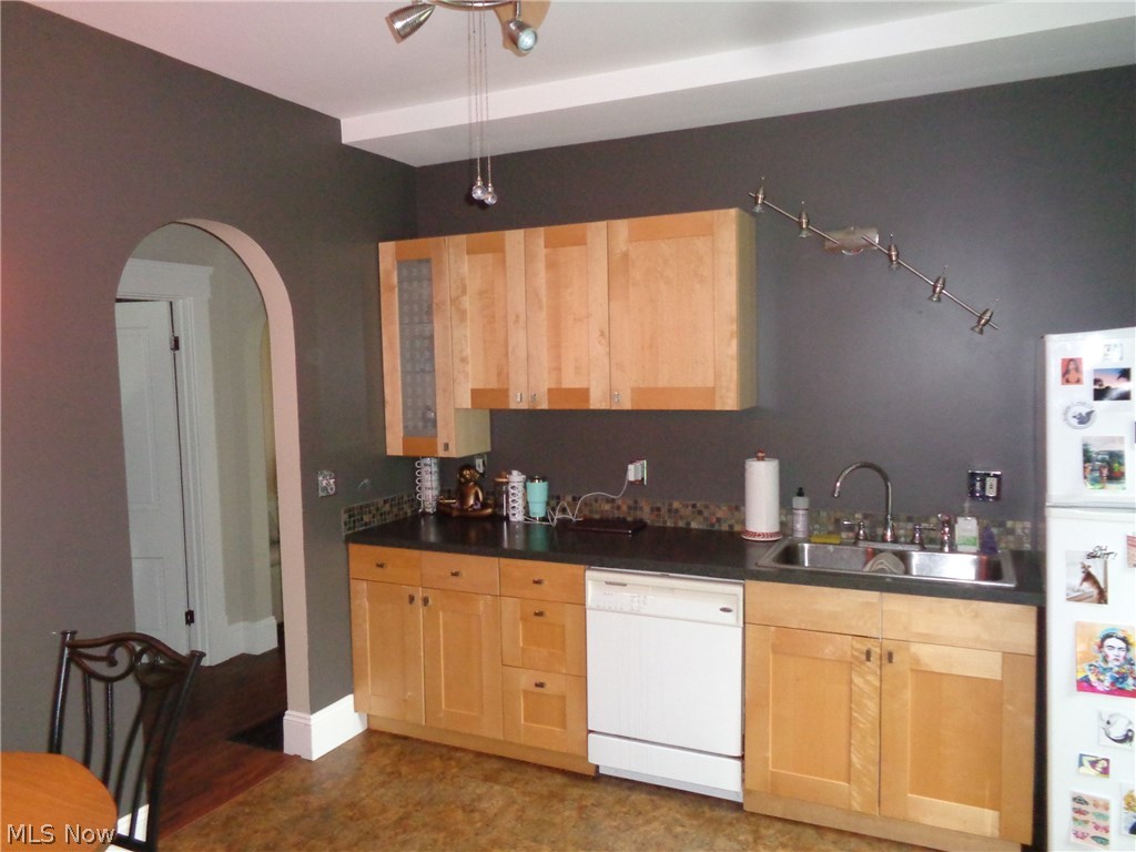 E & U - Residential Income