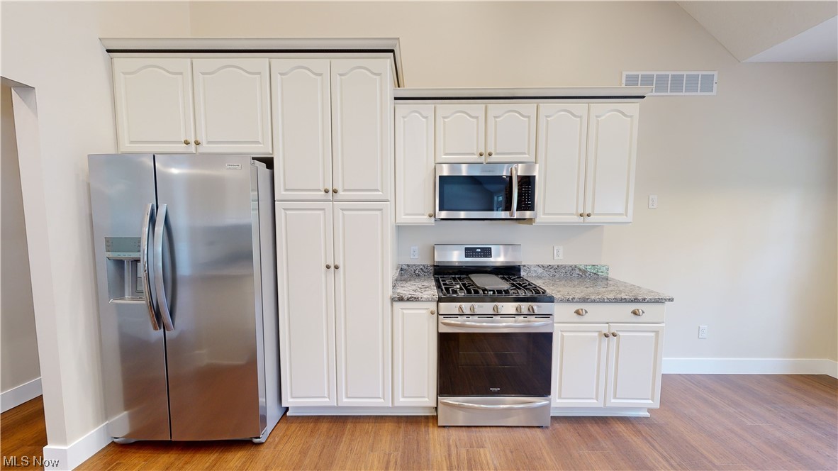 Bellflower Mdw 03b 09 - Residential