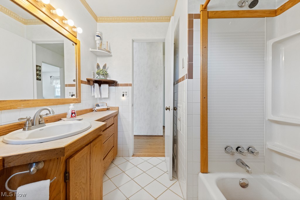1363 Carle Road, Bath, Ohio image 23