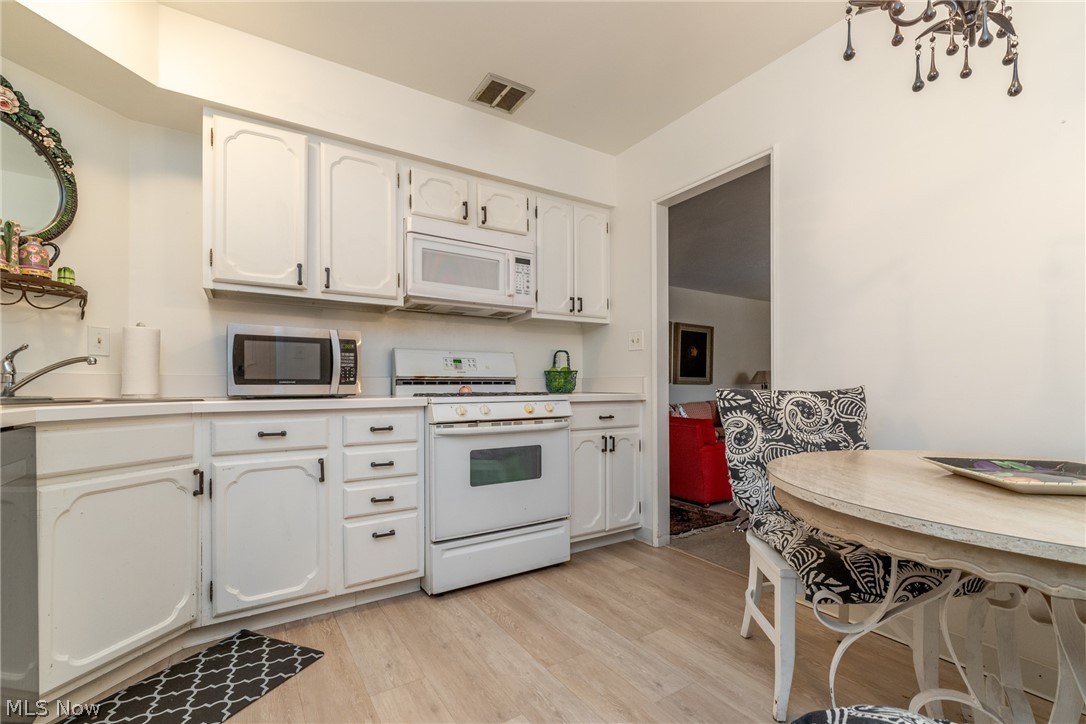 Acacia On The Green - Residential