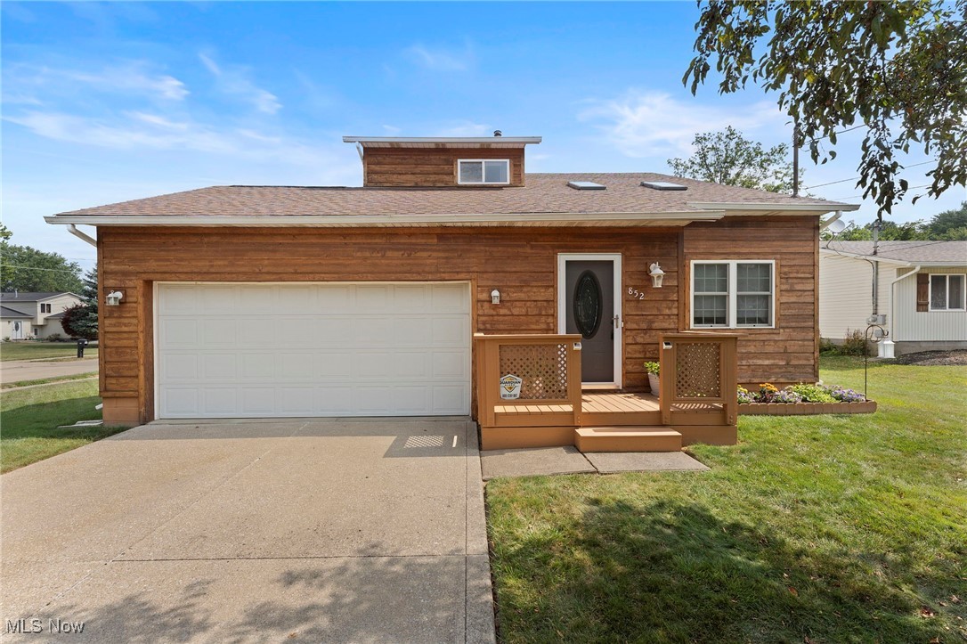Welcome to 852 Doris Circle! This well-maintained home sits on a fully fenced corner lot and features 3 bedrooms and 1.5 baths with numerous updates throughout, including a fully remodeled master bathroom.
The bright, open living room offers vaulted ceilings and abundant natural light. The eat-in kitchen comes fully equipped with appliances and offers ample counter and cabinet space. A convenient first-floor laundry room is located off the kitchen and leads to the attached 2-car garage, with a half bath nearby.
Step outside through sliding doors to a private deck, perfect for outdoor entertaining.
Located just minutes from parks, schools, and shopping.
Don't miss your chance to make this lovely home!