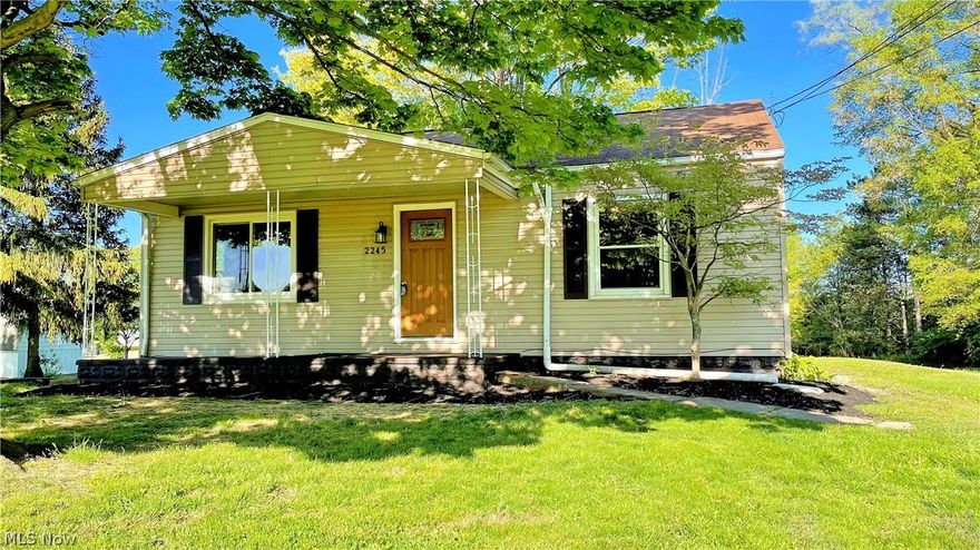 Perry Ranch on a large secluded lot. This home has been completely updated. Close to shopping, highway, and parks but far enough away to forget how close they are make this a perfect location. The completely updated kitchen offers new appliances, new cabinets, and gorgeous granite counters. Even the bathroom is new. Fresh carpet, floors and paint showcase all the updates in this home. Doors, door handles, windows, furnace, A/C, literally everything has been updated. Come enjoy the park-like setting and enjoy what nature has to offer. NAMASTE!!