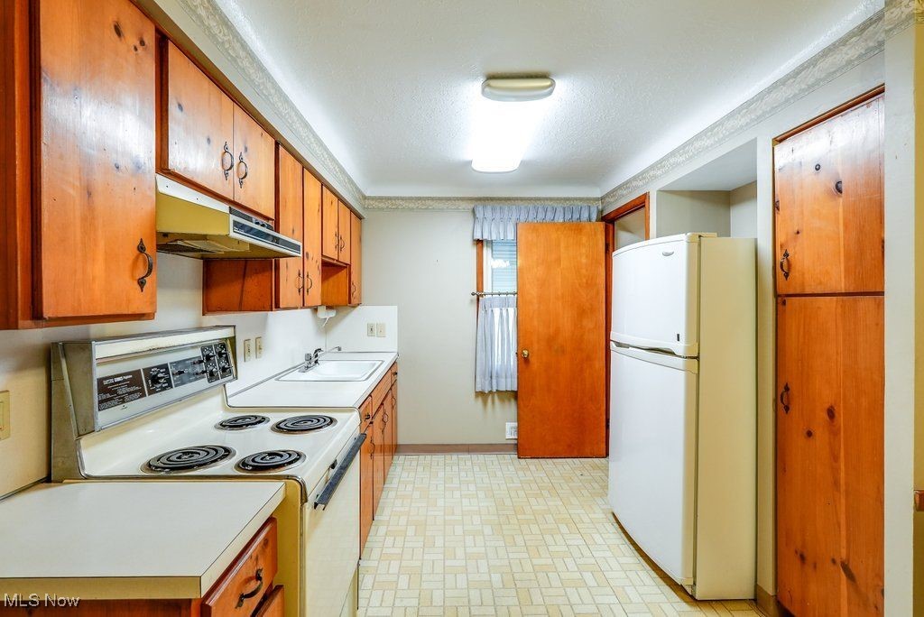4259 W 162nd Street, Cleveland, Ohio image 4