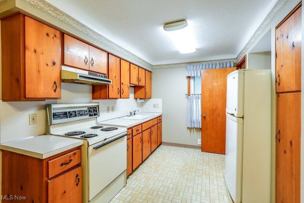 4259 W 162nd Street, Cleveland, Ohio image 7