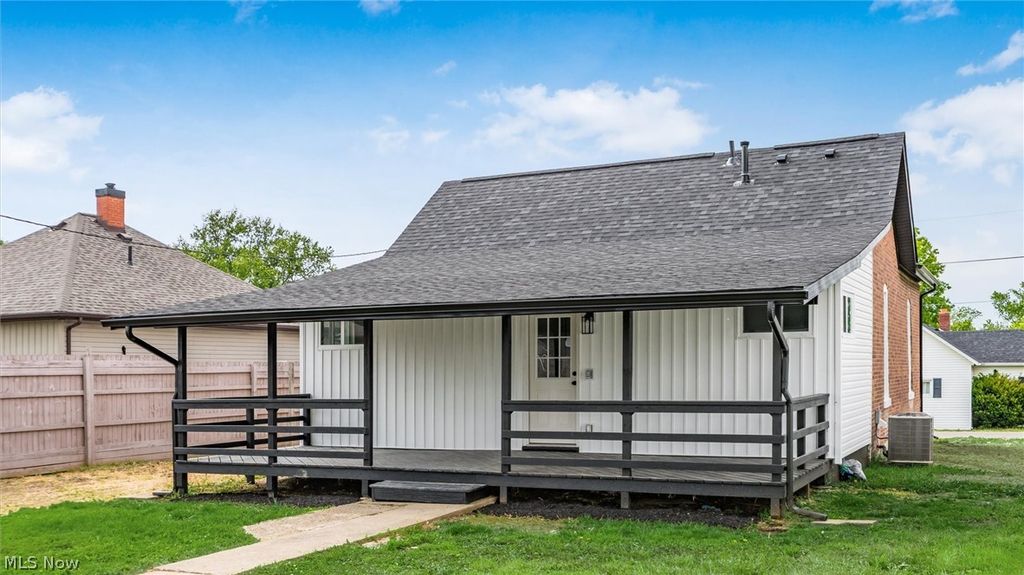 Photo of 182 High Street, Roseville, OH 43777 (MLS # 5211009)
