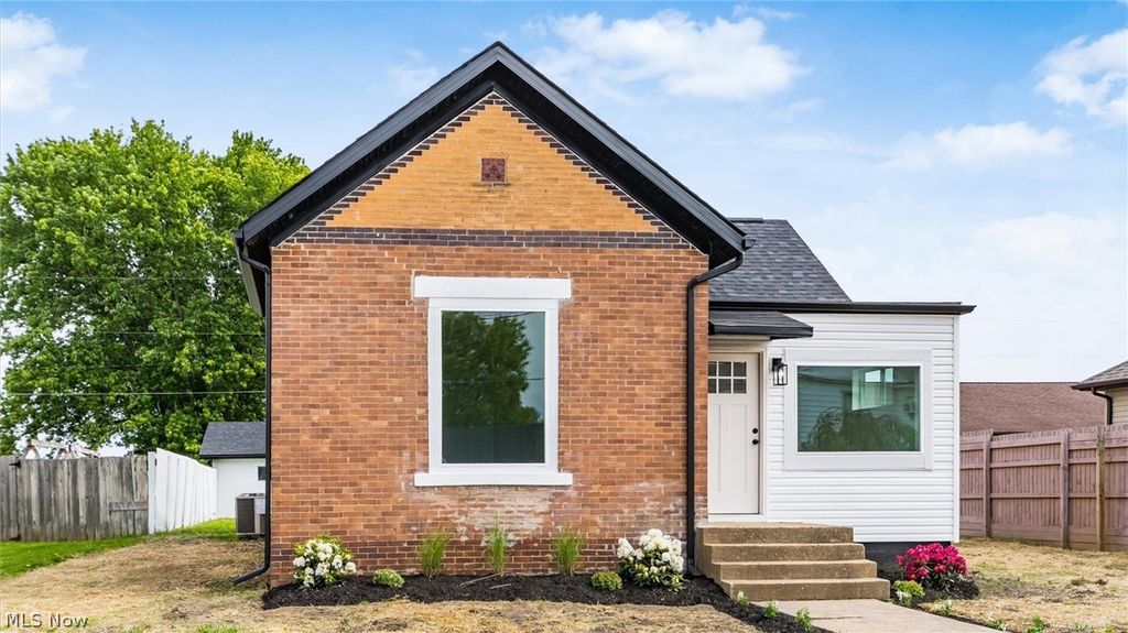 Photo of 182 High Street, Roseville, OH 43777 (MLS # 5211009)