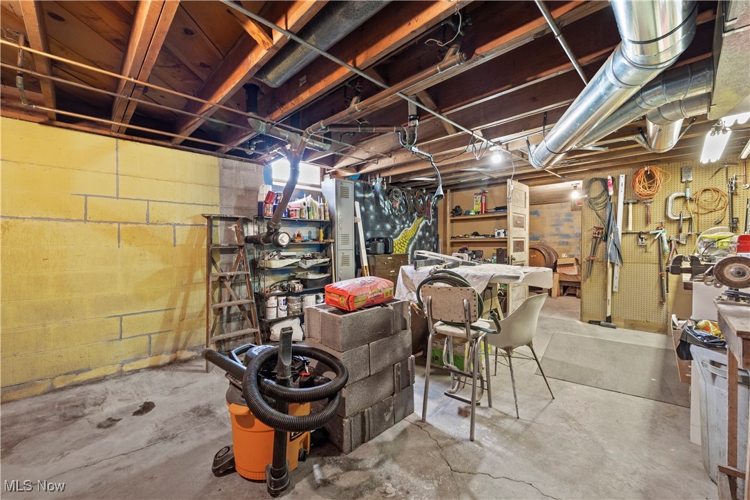 5085 Spalding Court, Lorain, Ohio image 35