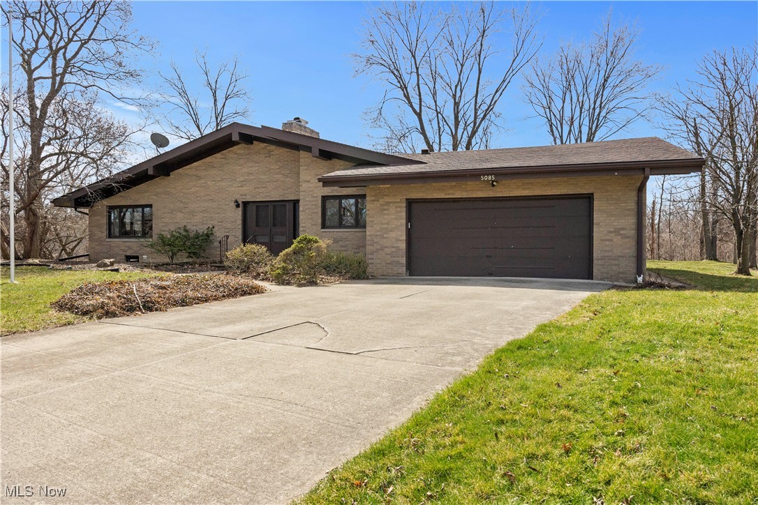 5085 Spalding Court, Lorain, Ohio image 1
