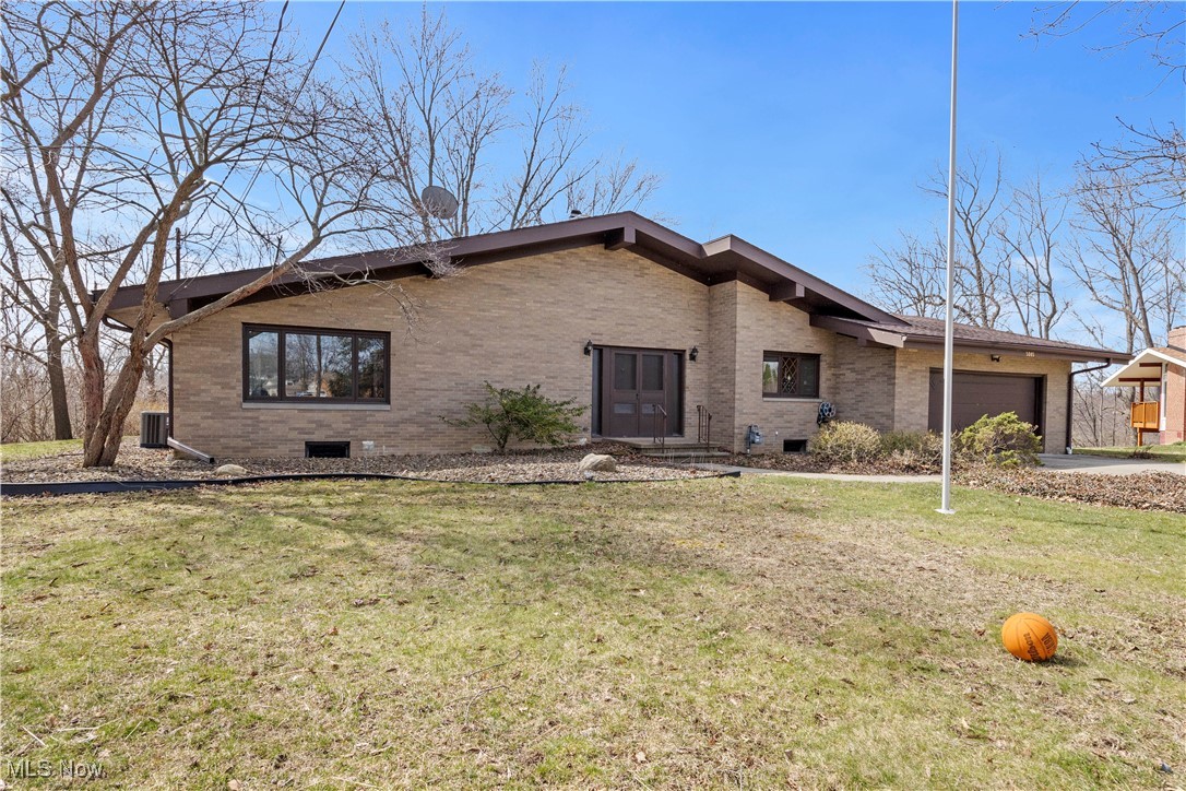 5085 Spalding Court, Lorain, Ohio image 3
