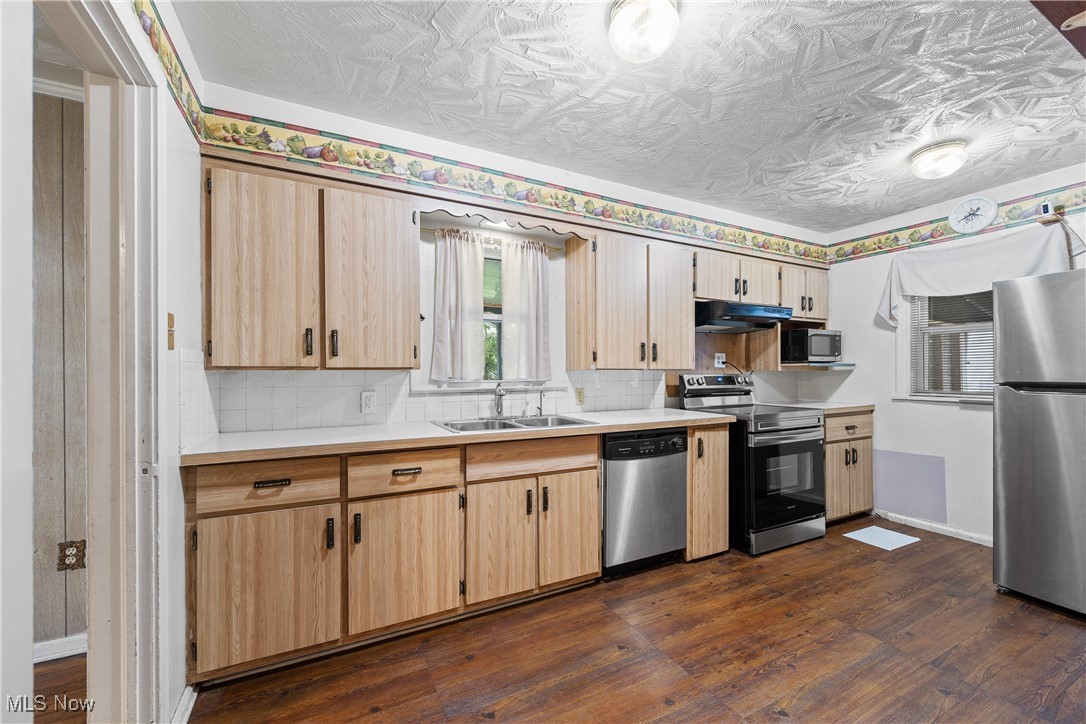 948 Roslyn Avenue, Akron, Ohio image 12