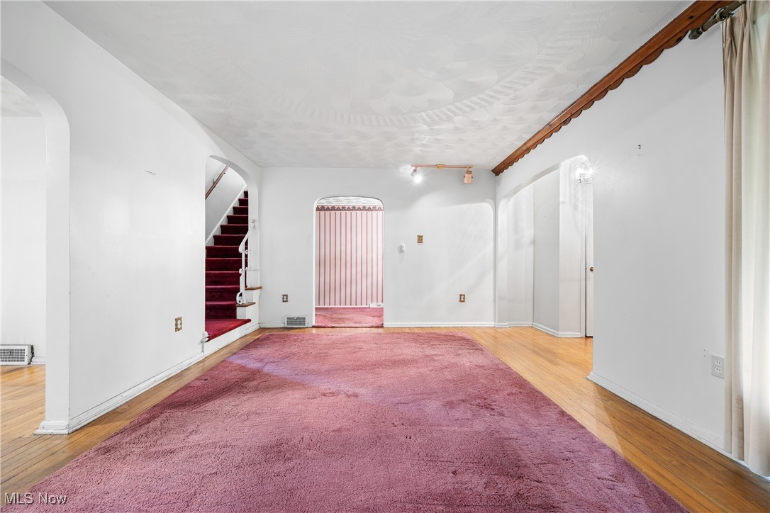 948 Roslyn Avenue, Akron, Ohio image 7