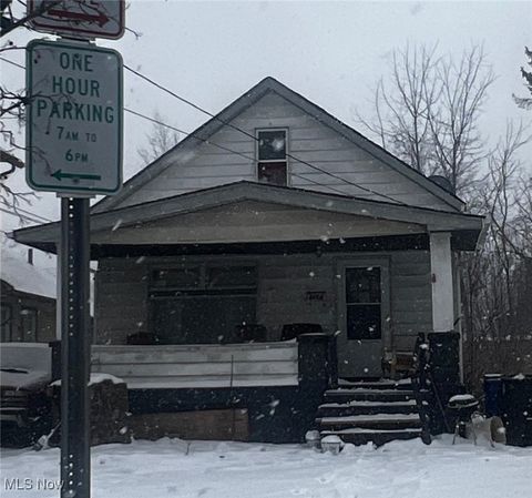 6106 Fleet Cleveland OH 44105