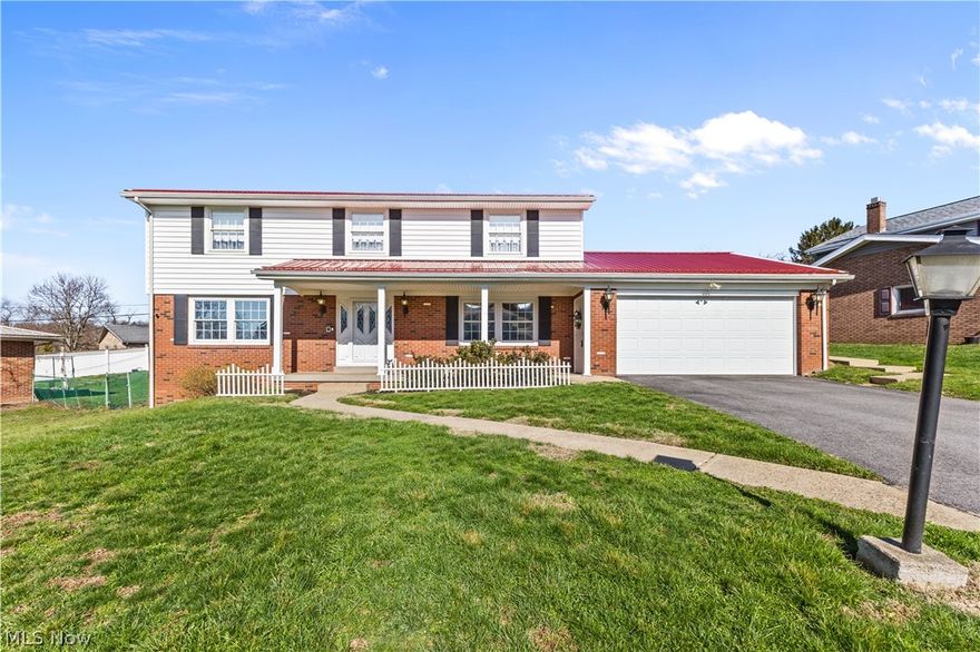 A rare opportunity awaits in the sought-after Wallace Heights subdivision of Toronto. This one-owner home boasts over 3000 sq ft of living space situated on a flat lot. An inviting foyer welcomes you, leading to a large sunken formal living room and a formal dining room.
Conveniently located off the foyer is a guest half bathroom. Adjacent to the living room is a spacious kitchen with a breakfast area. A large family room features a fireplace and oversized windows, flooding the space with natural light.
The main floor also includes a first-floor laundry and an oversized two-car garage. Upstairs, you'll find a grand master bedroom with an ensuite bathroom featuring a walk-in shower. Three additional bedrooms and another full bathroom with a walk-in tub complete the upstairs level. The basement offers a finished rec room, providing the perfect space for relaxation.