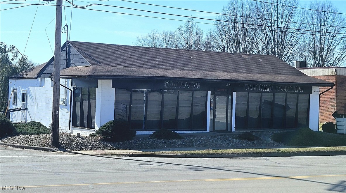323 Pike Street